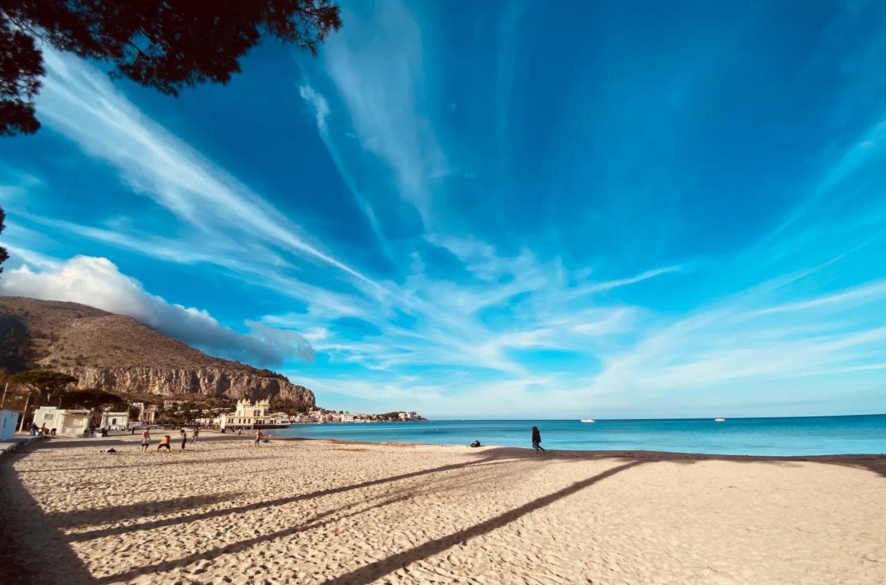 Вилла Mondello Beach The House With Green Lawns Экстерьер фото