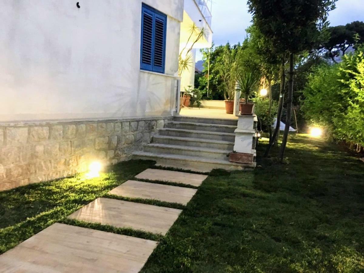 Вилла Mondello Beach The House With Green Lawns Экстерьер фото